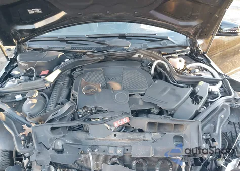 2013 Mercedes-Benz C 300 Sport 4Matic z USA, uszkodzony, nr VIN WDDGF8AB7DR278574